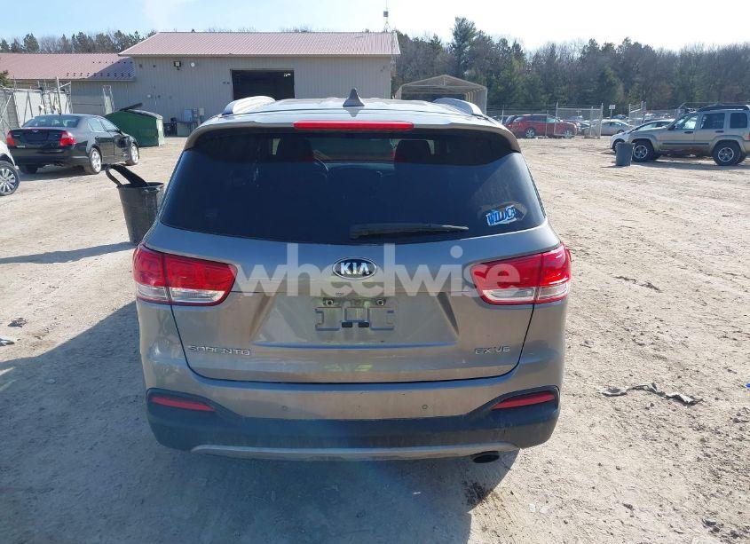 Photo 16 of 2016 Kia Sorento 3.3L EX (VIN 5XYPHDA50GG142782)