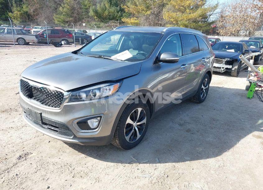Photo 2 of 2016 Kia Sorento 3.3L EX (VIN 5XYPHDA50GG142782)