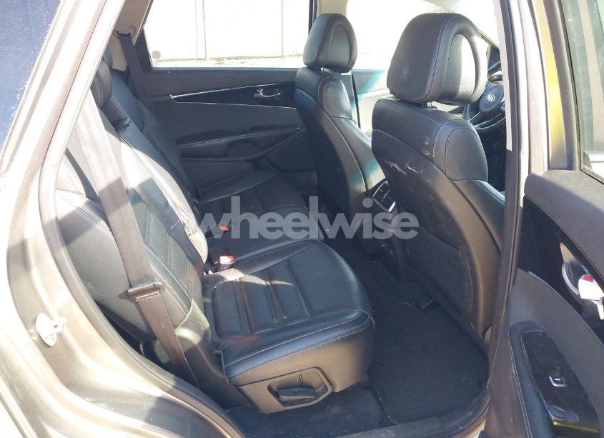 Photo 8 of 2016 Kia Sorento 3.3L EX (VIN 5XYPHDA50GG142782)