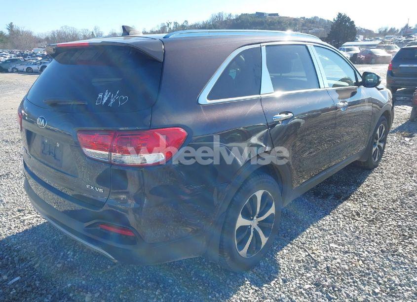 Photo 4 of 2017 Kia Sorento 3.3L EX (VIN 5XYPHDA50HG232502)