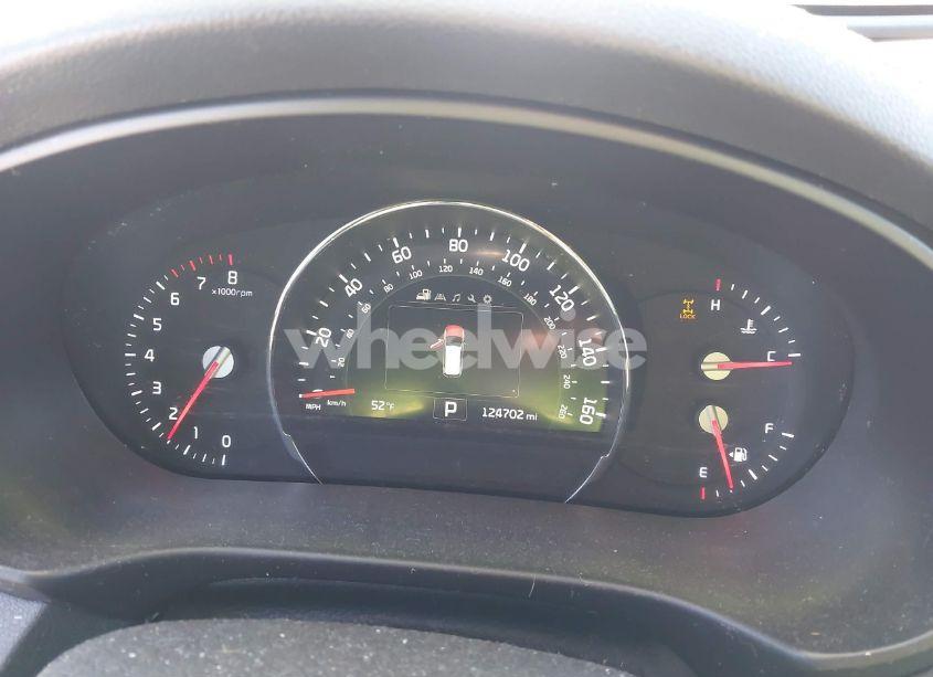 Photo 7 of 2017 Kia Sorento 3.3L EX (VIN 5XYPHDA50HG232502)