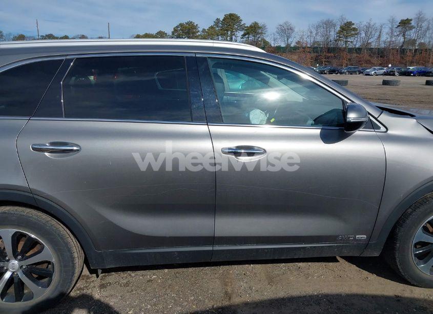 Photo 14 of 2017 Kia Sorento 3.3L EX (VIN 5XYPHDA50HG239224)
