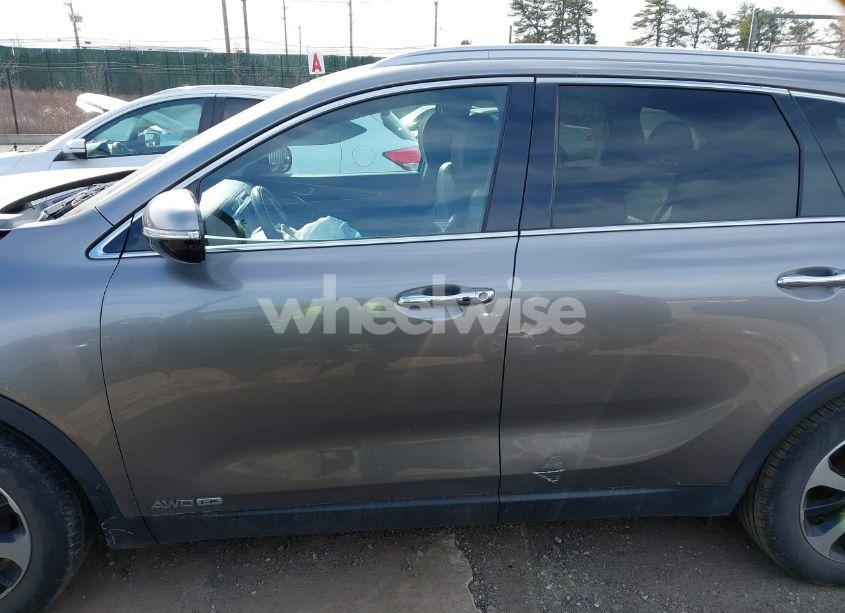 Photo 15 of 2017 Kia Sorento 3.3L EX (VIN 5XYPHDA50HG239224)