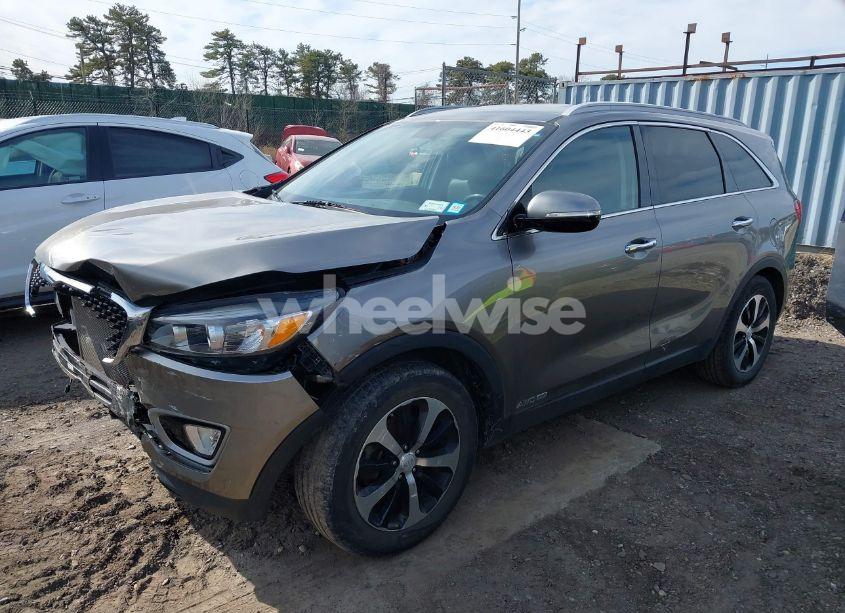 Photo 2 of 2017 Kia Sorento 3.3L EX (VIN 5XYPHDA50HG239224)