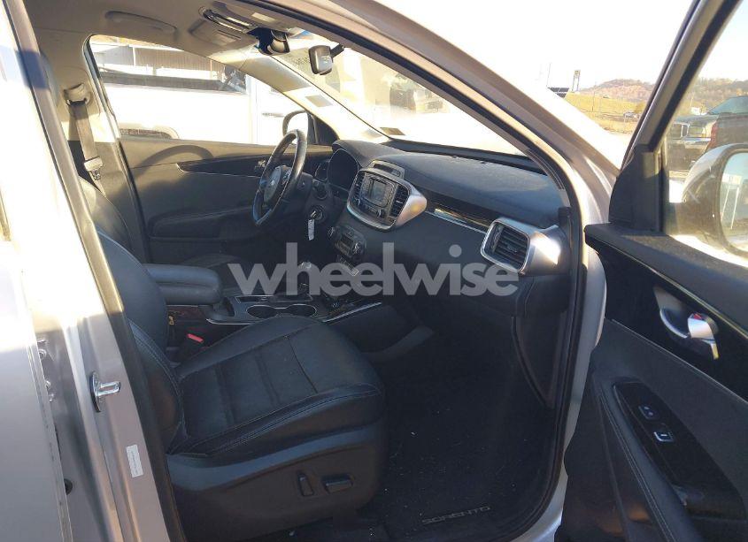 Photo 5 of 2016 Kia Sorento 3.3L EX (VIN 5XYPHDA51GG101450)