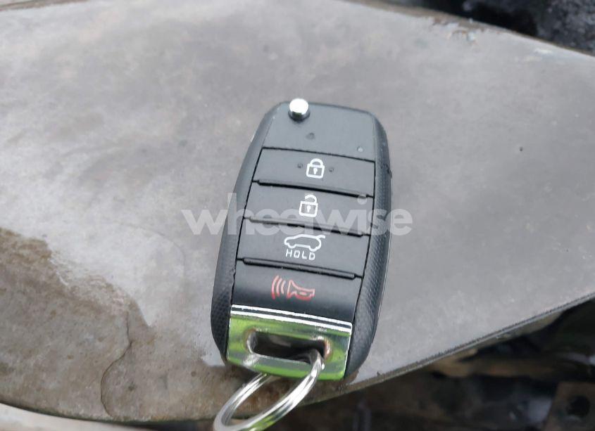 Photo 11 of 2016 Kia Sorento 3.3L EX (VIN 5XYPHDA51GG132312)