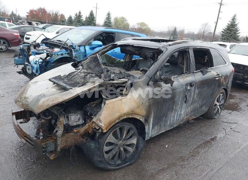 Photo 2 of 2016 Kia Sorento 3.3L EX (VIN 5XYPHDA51GG132312)