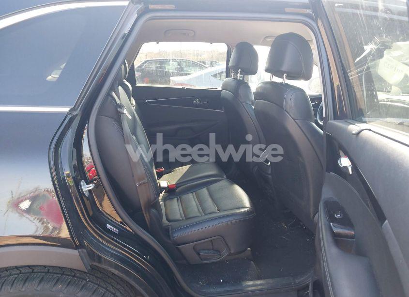 Photo 8 of 2017 Kia Sorento 3.3L EX (VIN 5XYPHDA51HG294958)