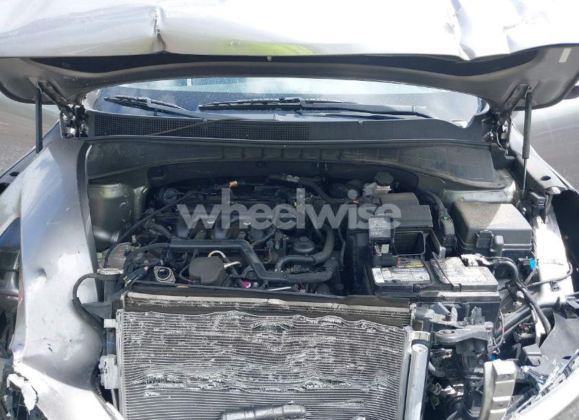 Photo 10 of 2017 Kia Sorento 3.3L EX (VIN 5XYPHDA51HG323052)