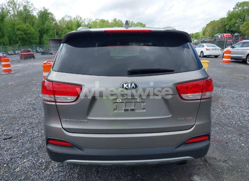 Photo 16 of 2017 Kia Sorento 3.3L EX (VIN 5XYPHDA51HG323052)