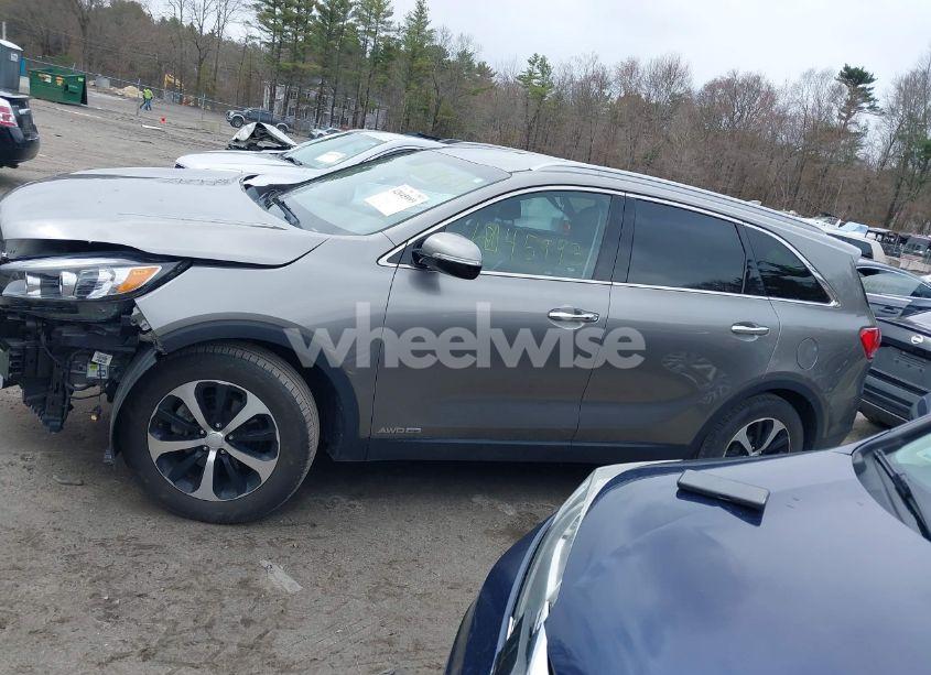 Photo 14 of 2018 Kia Sorento 3.3L EX (VIN 5XYPHDA51JG417387)