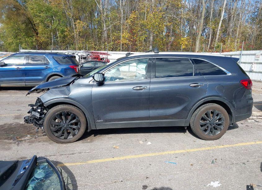 Photo 13 of 2020 Kia Sorento 3.3L EX (VIN 5XYPHDA51LG678943)