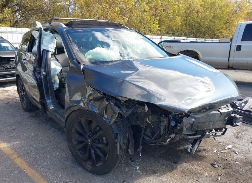 Photo 16 of 2020 Kia Sorento 3.3L EX (VIN 5XYPHDA51LG678943)