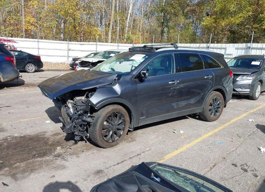 Photo 2 of 2020 Kia Sorento 3.3L EX (VIN 5XYPHDA51LG678943)