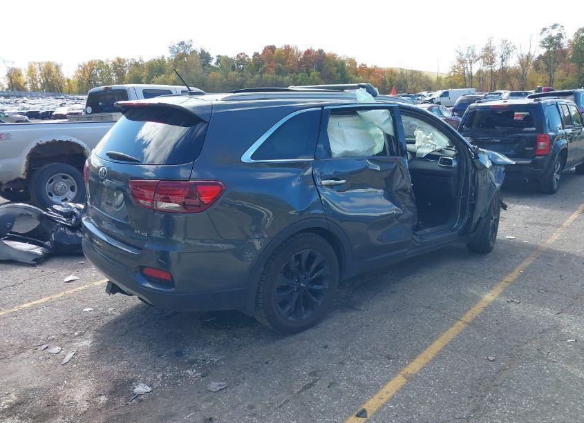 Photo 4 of 2020 Kia Sorento 3.3L EX (VIN 5XYPHDA51LG678943)