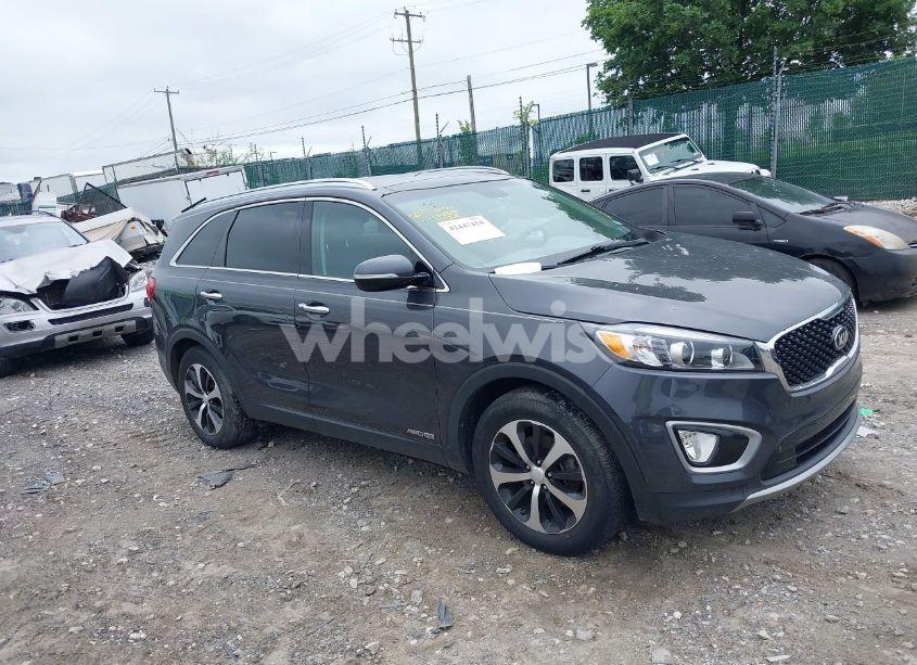 2016 Kia Sorento 3.3L EX (VIN 5XYPHDA52GG161074) main photo