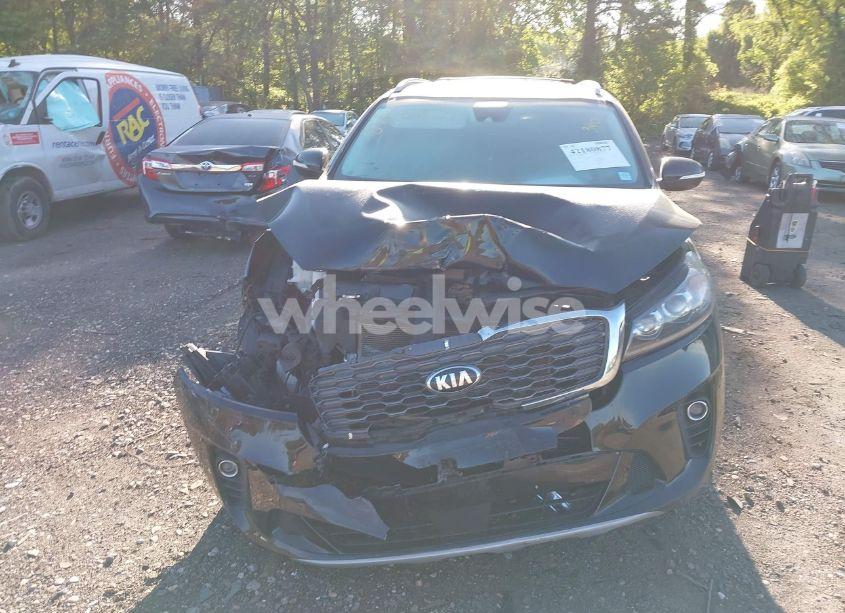 Photo 12 of 2019 Kia Sorento 3.3L EX (VIN 5XYPHDA52KG466132)
