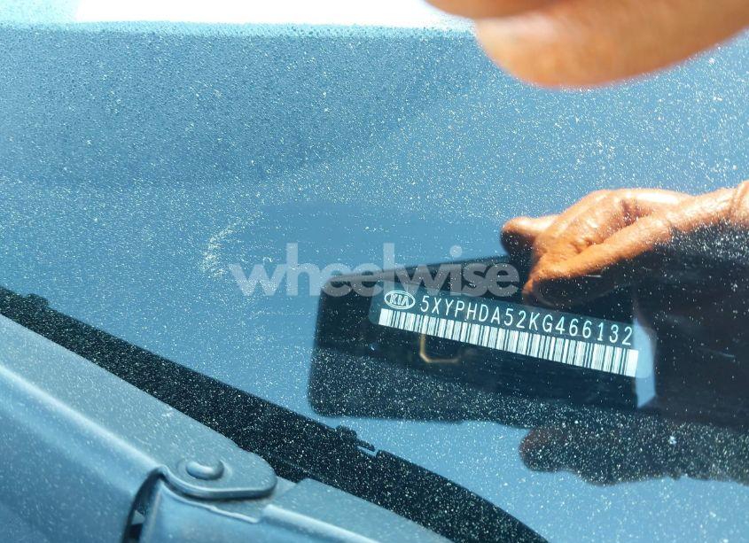 Photo 17 of 2019 Kia Sorento 3.3L EX (VIN 5XYPHDA52KG466132)