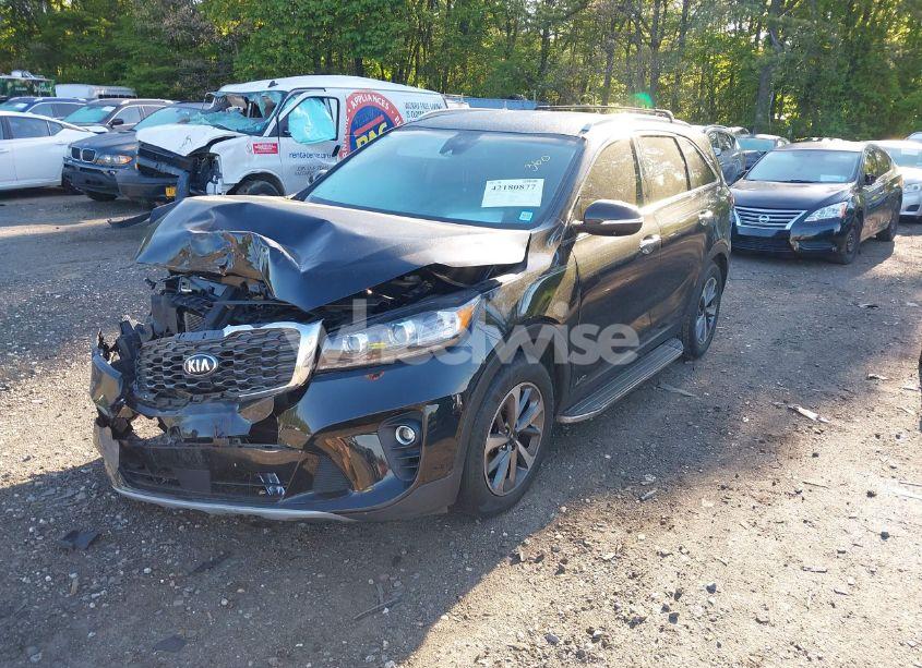 Photo 2 of 2019 Kia Sorento 3.3L EX (VIN 5XYPHDA52KG466132)