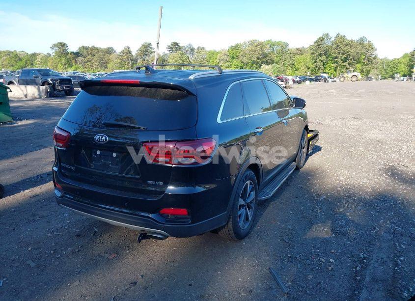 Photo 4 of 2019 Kia Sorento 3.3L EX (VIN 5XYPHDA52KG466132)