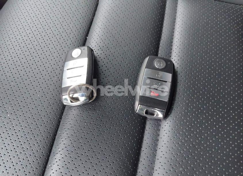 Photo 11 of 2020 Kia Sorento 3.3L EX (VIN 5XYPHDA52LG669880)