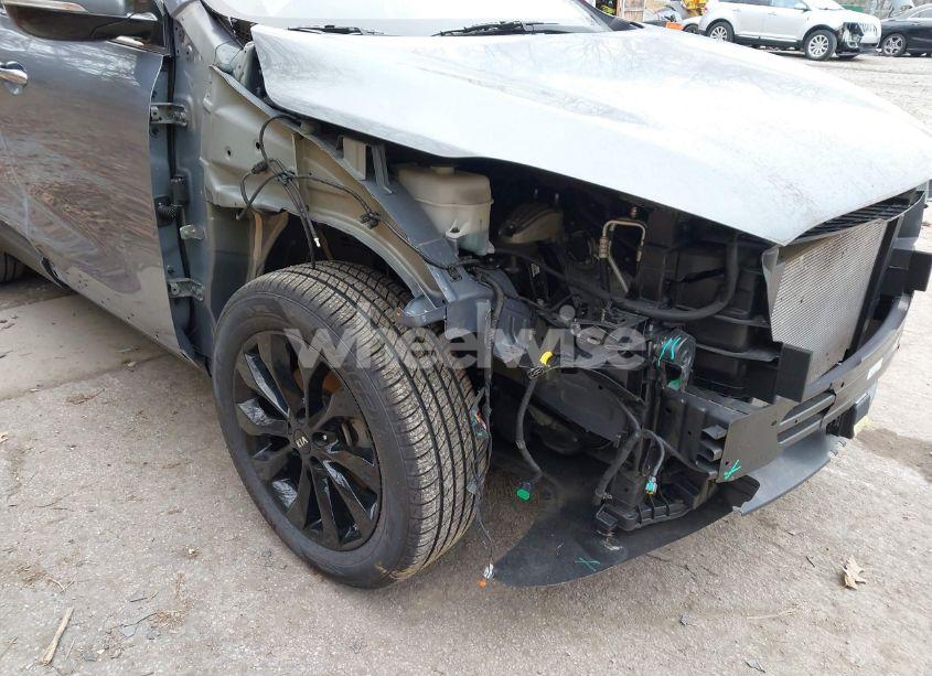 Photo 17 of 2020 Kia Sorento 3.3L EX (VIN 5XYPHDA52LG669880)