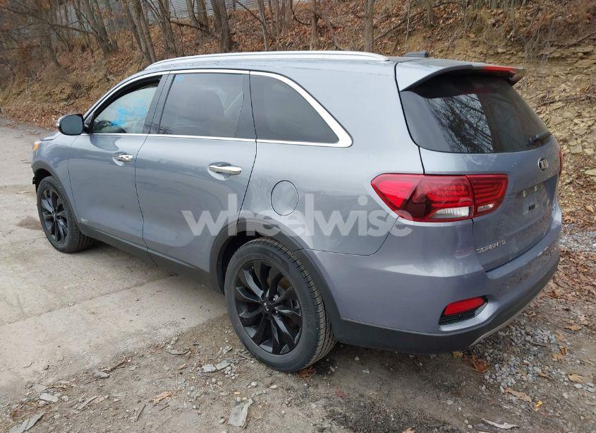 Photo 3 of 2020 Kia Sorento 3.3L EX (VIN 5XYPHDA52LG669880)