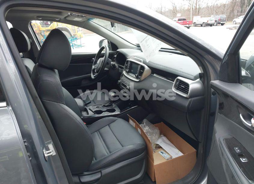 Photo 5 of 2020 Kia Sorento 3.3L EX (VIN 5XYPHDA52LG669880)
