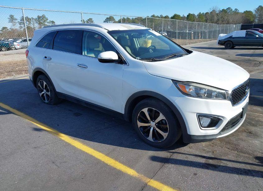 2016 Kia Sorento 3.3L EX (VIN 5XYPHDA53GG124681) main photo