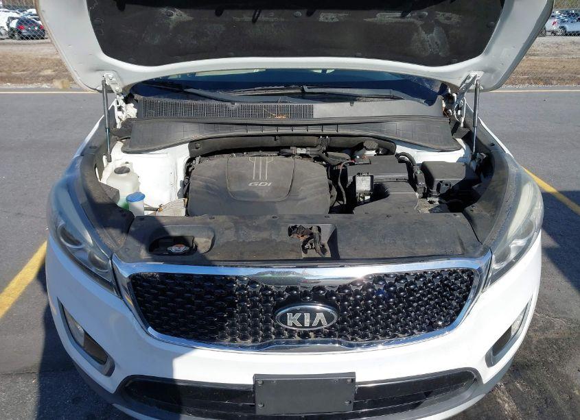 Photo 10 of 2016 Kia Sorento 3.3L EX (VIN 5XYPHDA53GG124681)