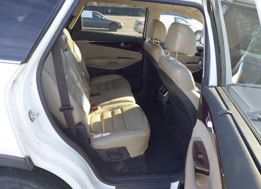Photo 8 of 2016 Kia Sorento 3.3L EX (VIN 5XYPHDA53GG124681)