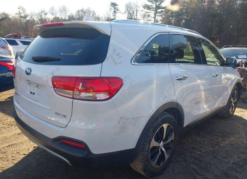 Photo 4 of 2017 Kia Sorento 3.3L EX (VIN 5XYPHDA53HG312747)