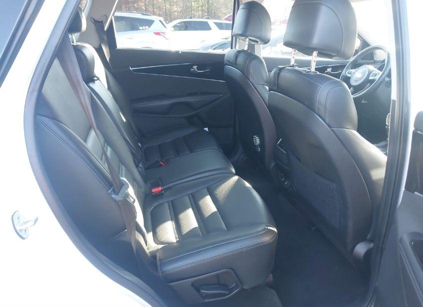 Photo 8 of 2017 Kia Sorento 3.3L EX (VIN 5XYPHDA53HG312747)