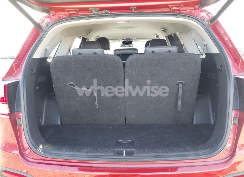 Photo 17 of 2018 Kia Sorento 3.3L EX (VIN 5XYPHDA53JG387101)