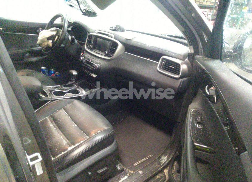 Photo 5 of 2019 Kia Sorento 3.3L EX (VIN 5XYPHDA53KG504466)