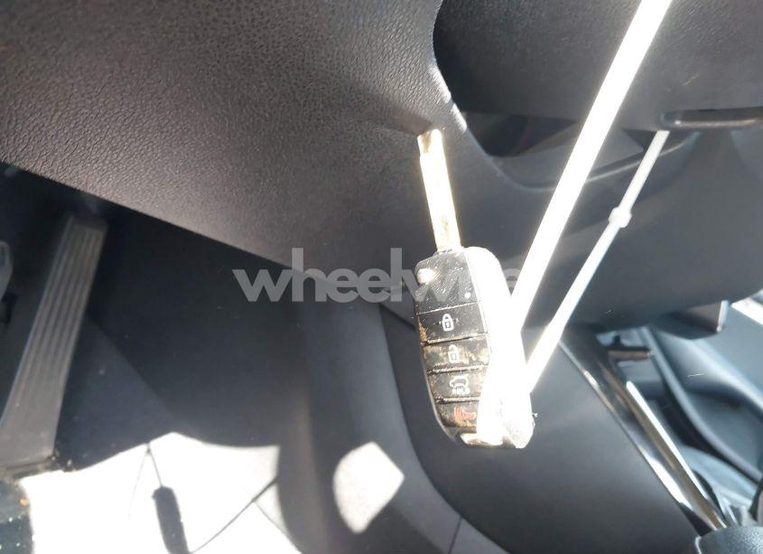 Photo 11 of 2016 Kia Sorento 3.3L EX (VIN 5XYPHDA54GG087396)