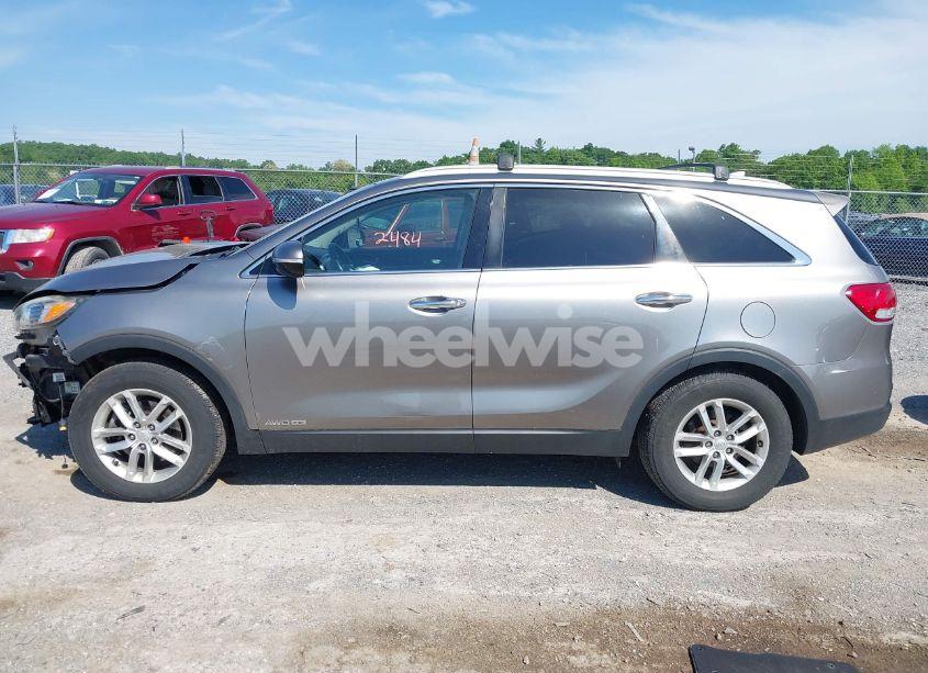 Photo 14 of 2016 Kia Sorento 3.3L EX (VIN 5XYPHDA54GG087396)
