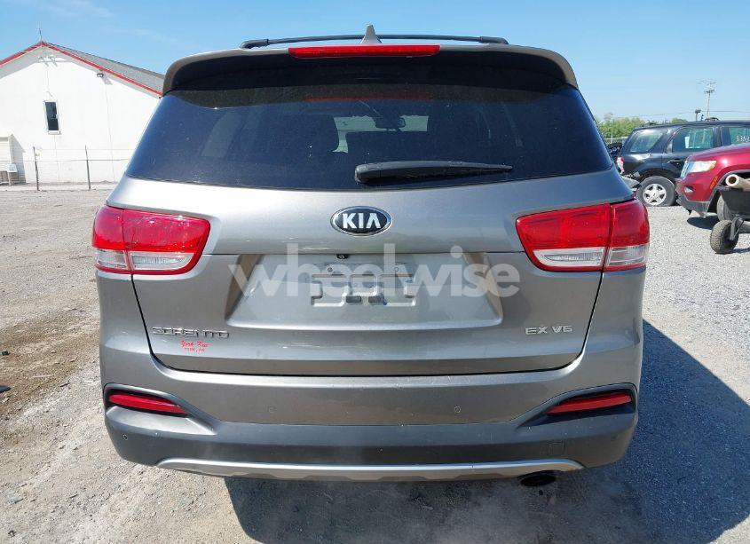 Photo 16 of 2016 Kia Sorento 3.3L EX (VIN 5XYPHDA54GG087396)