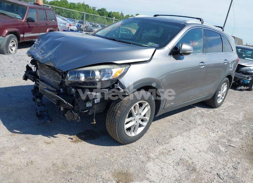 Photo 2 of 2016 Kia Sorento 3.3L EX (VIN 5XYPHDA54GG087396)