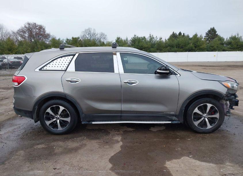 Photo 14 of 2016 Kia Sorento 3.3L EX (VIN 5XYPHDA54GG101846)