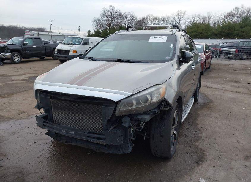 Photo 2 of 2016 Kia Sorento 3.3L EX (VIN 5XYPHDA54GG101846)