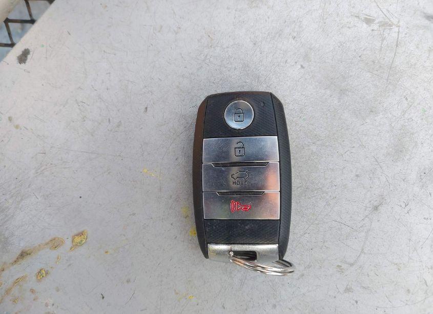 Photo 11 of 2016 Kia Sorento 3.3L EX (VIN 5XYPHDA54GG124012)