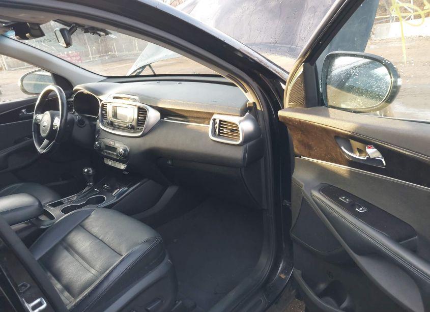 Photo 5 of 2016 Kia Sorento 3.3L EX (VIN 5XYPHDA54GG124012)
