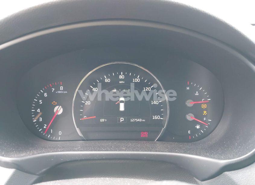 Photo 7 of 2017 Kia Sorento 3.3L EX (VIN 5XYPHDA54HG230400)