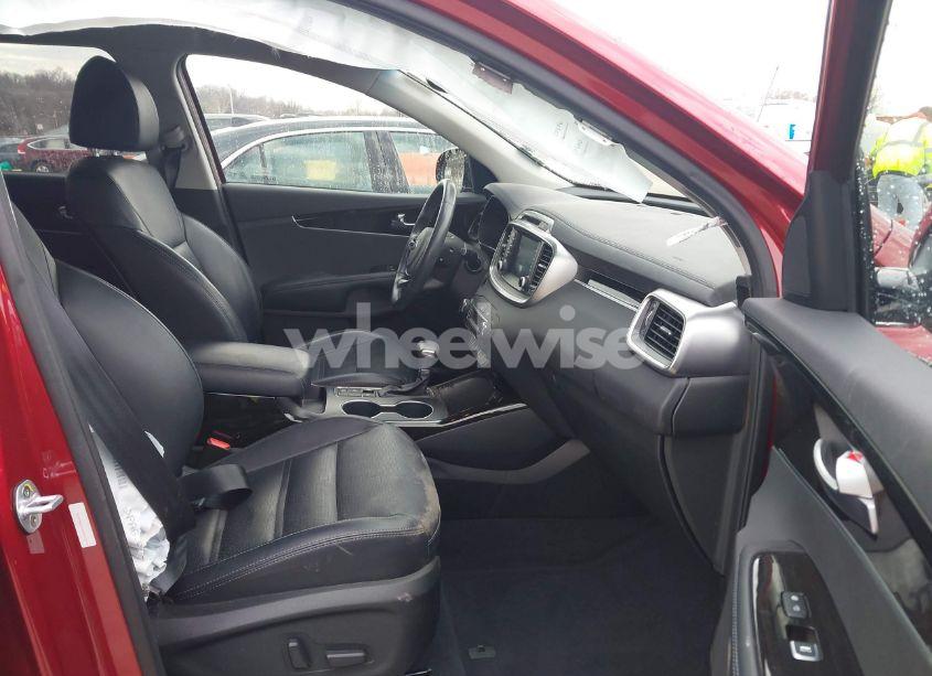 Photo 5 of 2019 Kia Sorento 3.3L EX (VIN 5XYPHDA54KG472174)