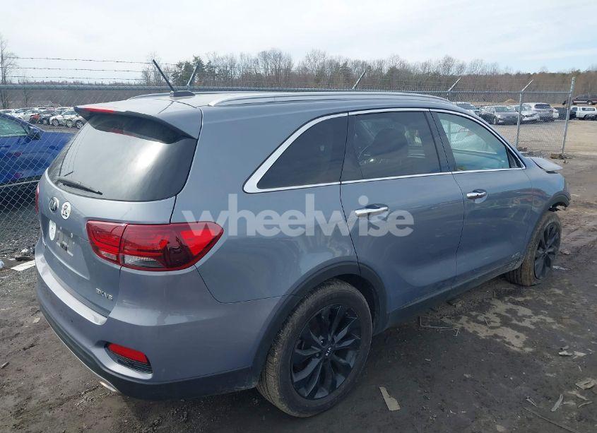 Photo 4 of 2020 Kia Sorento 3.3L EX (VIN 5XYPHDA54LG639537)