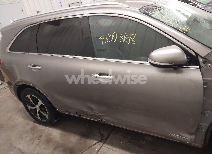 Photo 14 of 2017 Kia Sorento 3.3L EX (VIN 5XYPHDA55HG202038)