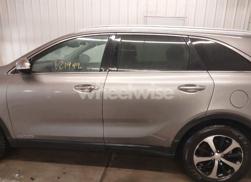 Photo 15 of 2017 Kia Sorento 3.3L EX (VIN 5XYPHDA55HG202038)