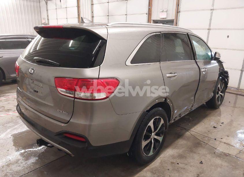 Photo 4 of 2017 Kia Sorento 3.3L EX (VIN 5XYPHDA55HG202038)