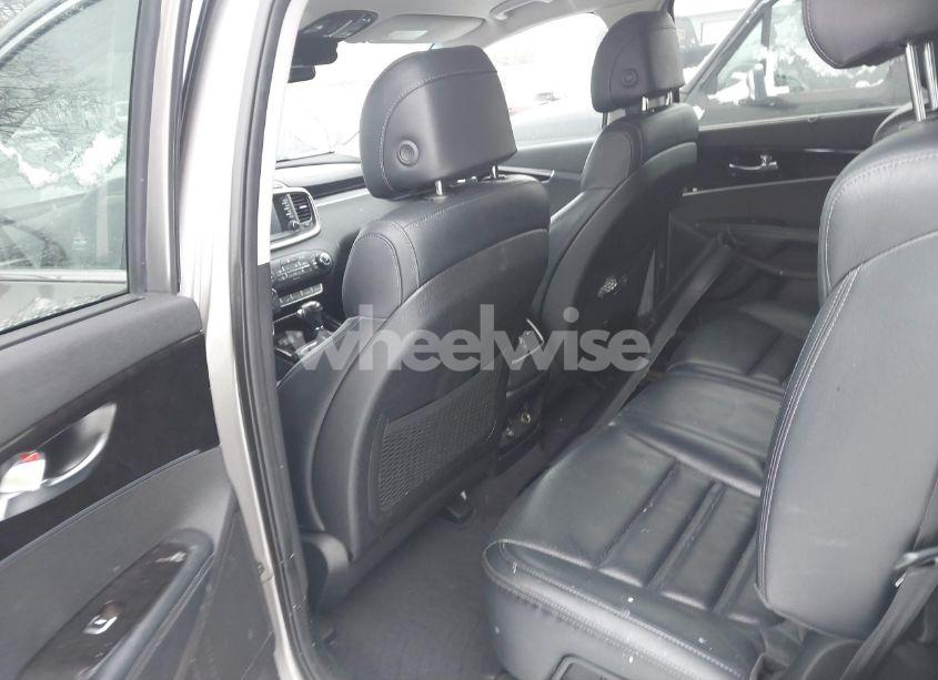 Photo 8 of 2017 Kia Sorento 3.3L EX (VIN 5XYPHDA55HG202038)